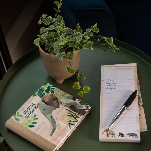 The Gifted Stationery Address & Birthday Book - Endangered ISBN 9781800547780